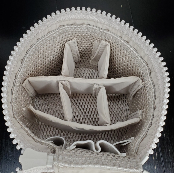 Dagne DoverSmall Mila Toiletry Organizer in Moon Beam NWT - Picture 6 of 10